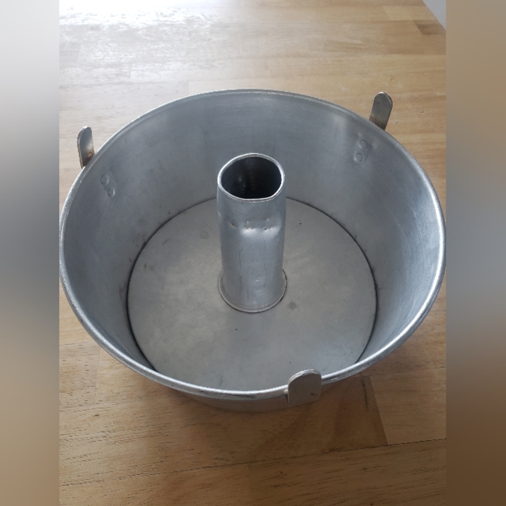 Vintage Aluminum 10" Comet Angel Food Cake Pan